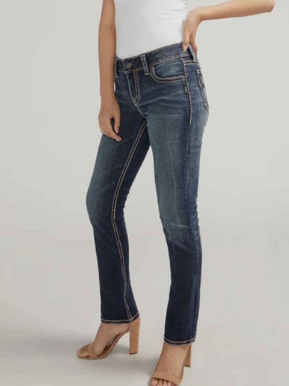Silver Jeans Co Suki Straight Leg Size 29x32 Distressed Medium Wash